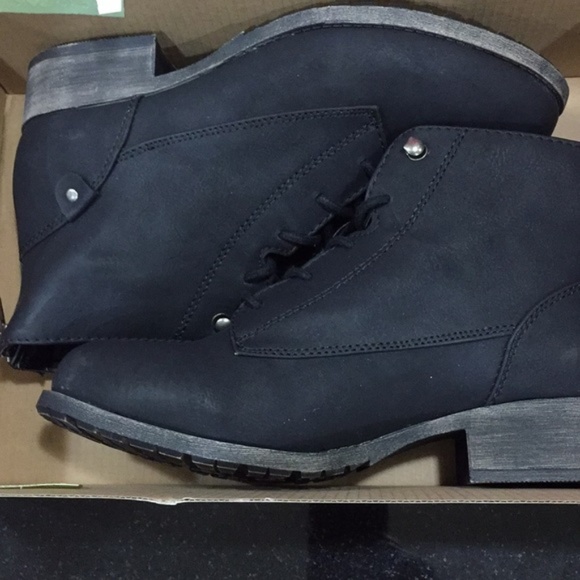 Jellypop Grant Lace Up Boots distressed heel- Shoe - Picture 4 of 4